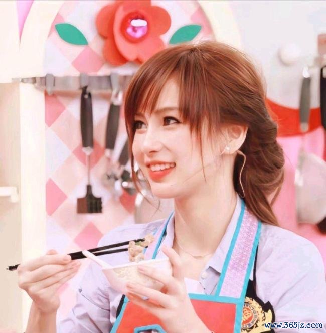 Angelababy早期混血感归来 颜值巅峰再现